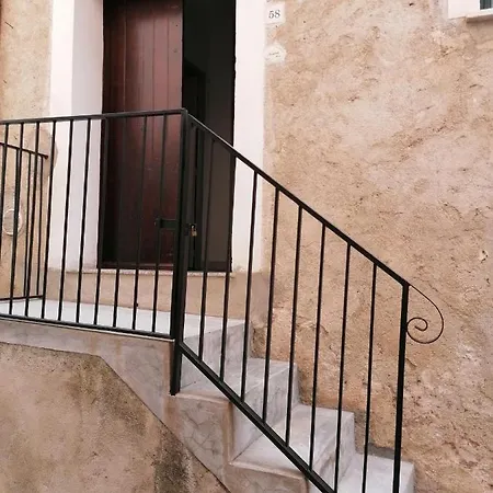 Casa Vacanze Anton House * Civita